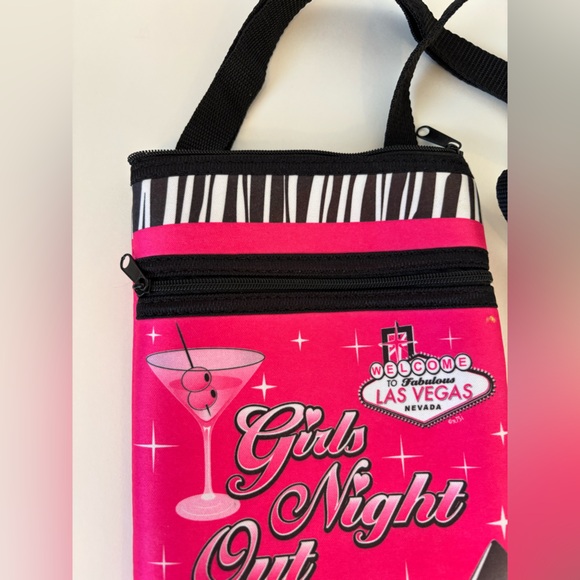 NWOT! LAS VEGAS GIRLS NIGHT OUT DOUBLE ZIPPER HOT PINK CROSSBODY BAG - Picture 2 of 4